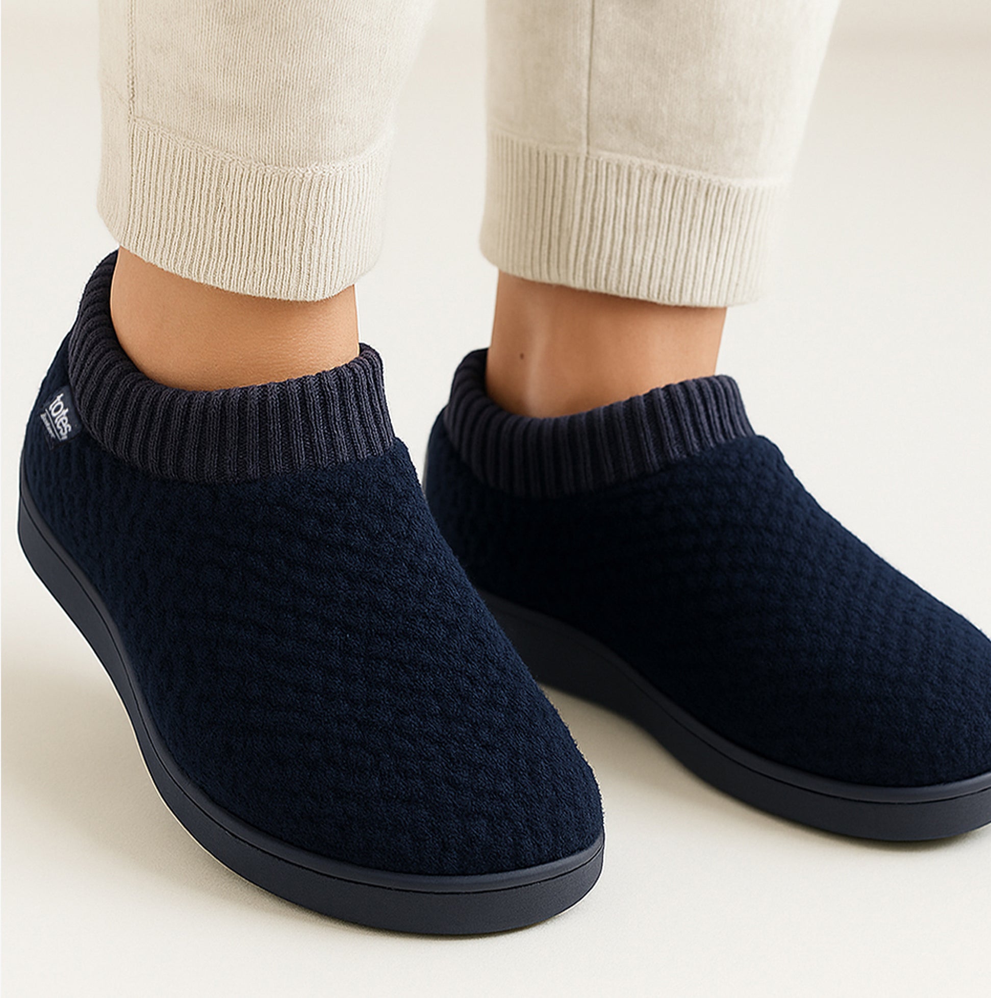 Totes Isotoner POPCORN FULL BACK BOOTIE Womens Slippers Navy side view with a knitted collar and comfortable sole