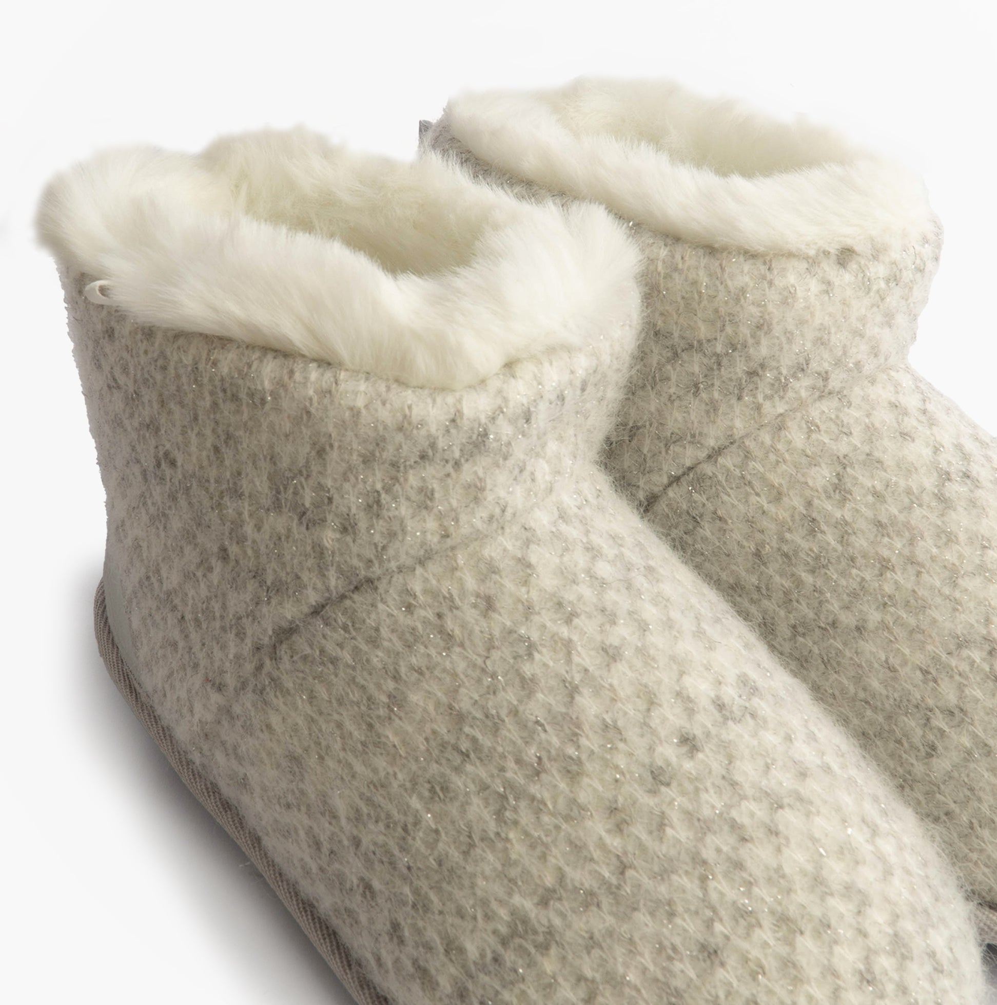 Totes Isotoner SPARKLE KNIT Womens Boot Slippers Light Grey, top view showcasing soft fur lining and textured upper.