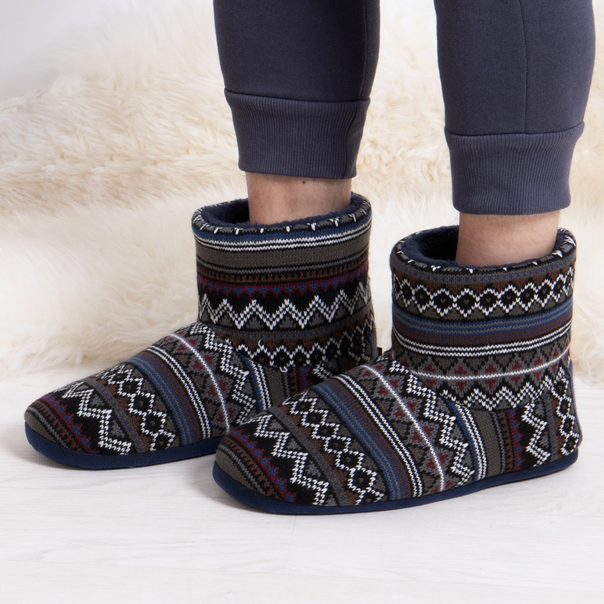 Totes Toasties FAIR ISLE BOOT Slippers Mens Multi side view showing the patterned textile upper and round toe shape.
