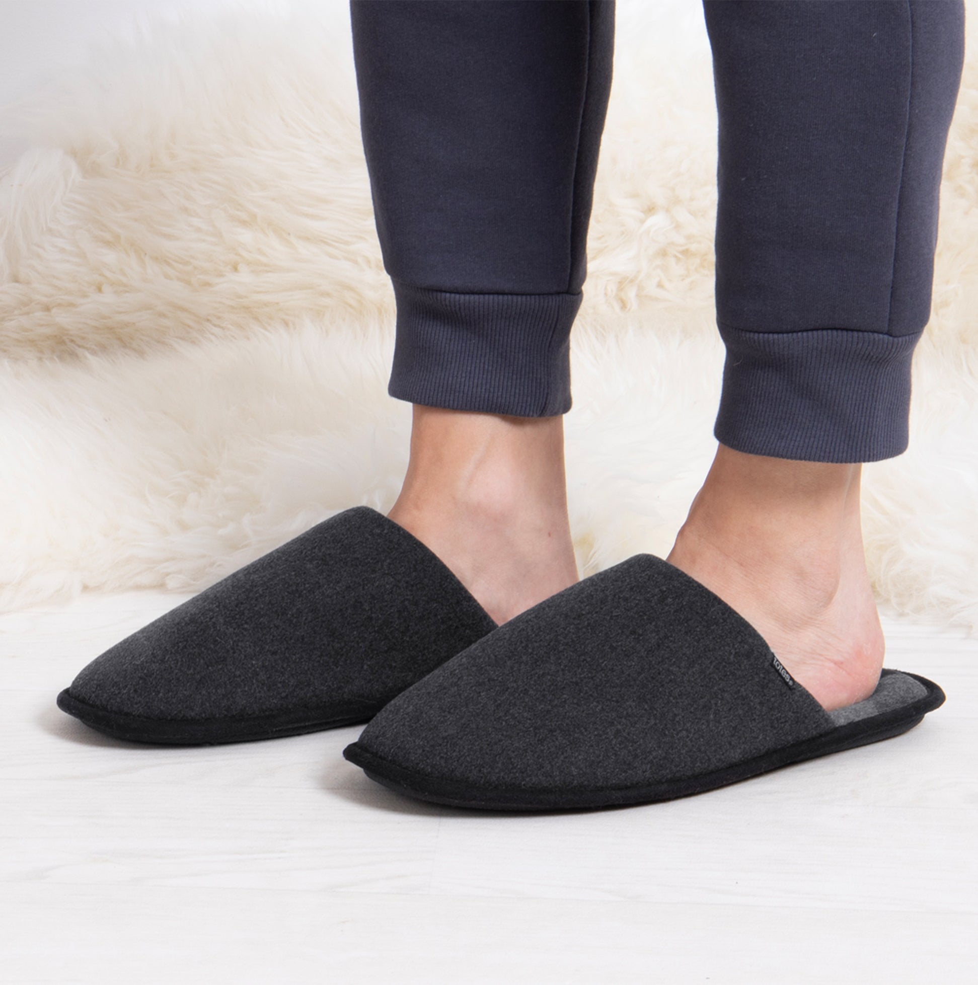 Totes Toasties JERSEY MULE Slippers WITH CHECK LINING Mens Charcoal side view on feet