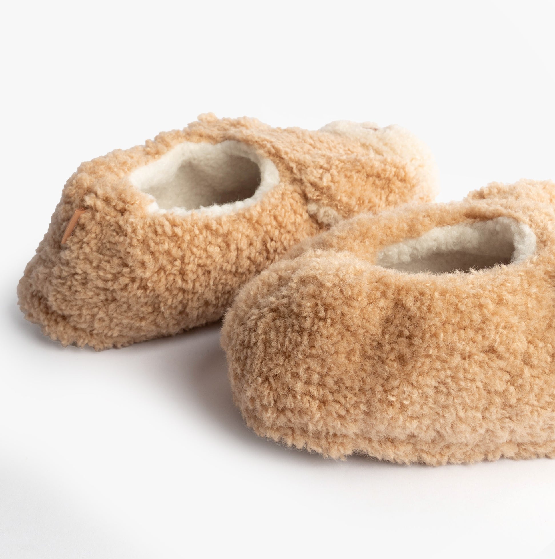 Totes Toasties NOVELTY DOG Full Back Slippers Womens Dog, side view of plush brown slippers with soft lining.