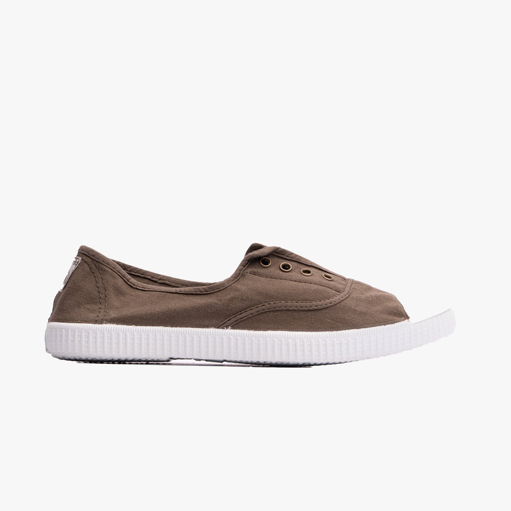 Victoria 1915 INGLESA DREC Womens Canvas Pumps Laurel side view featuring lightweight canvas upper and rubber sole.
