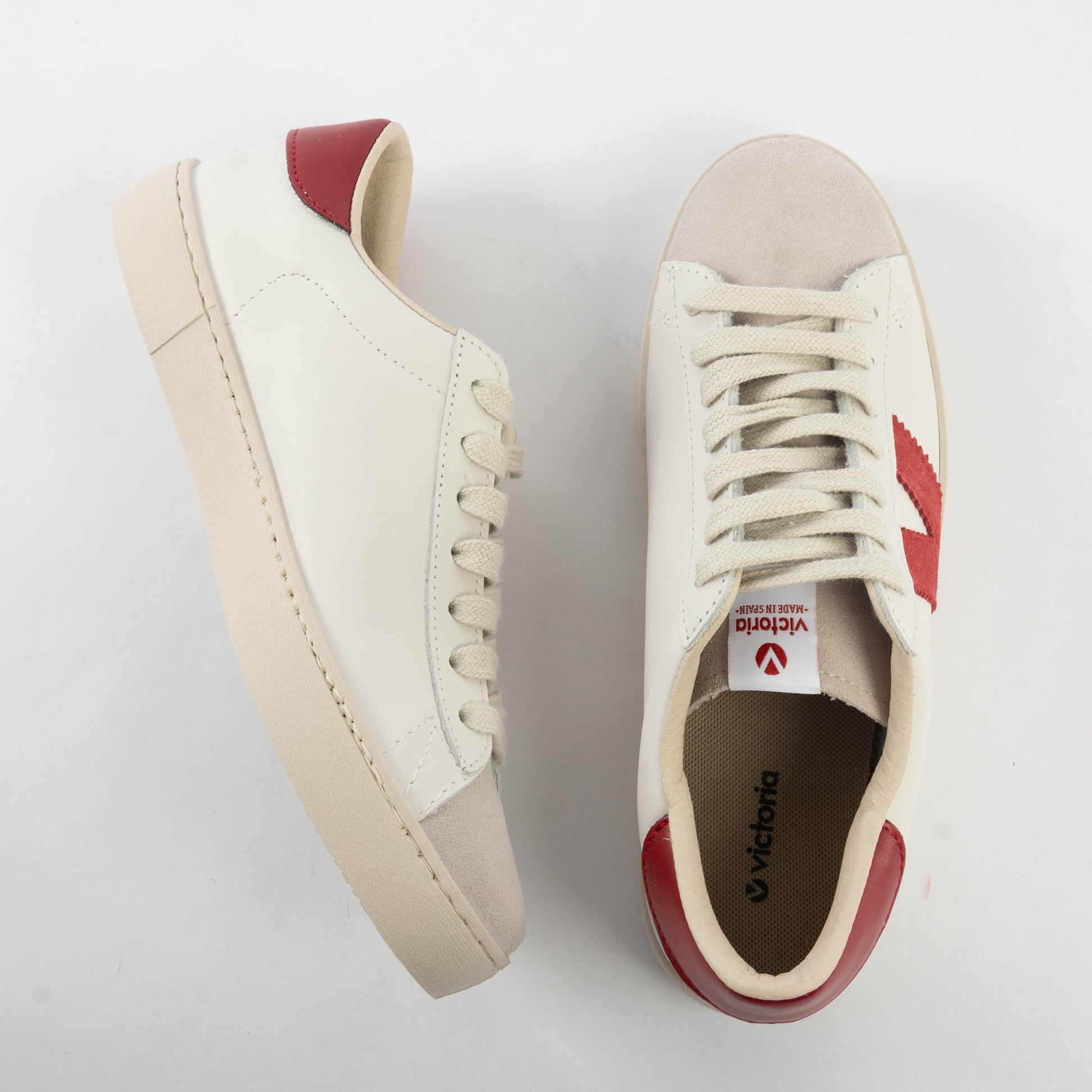 Victoria BERLIN Womens Trainers Carmin top view showcasing lace-up closure, round toe, leather upper, and contrasting red accents.