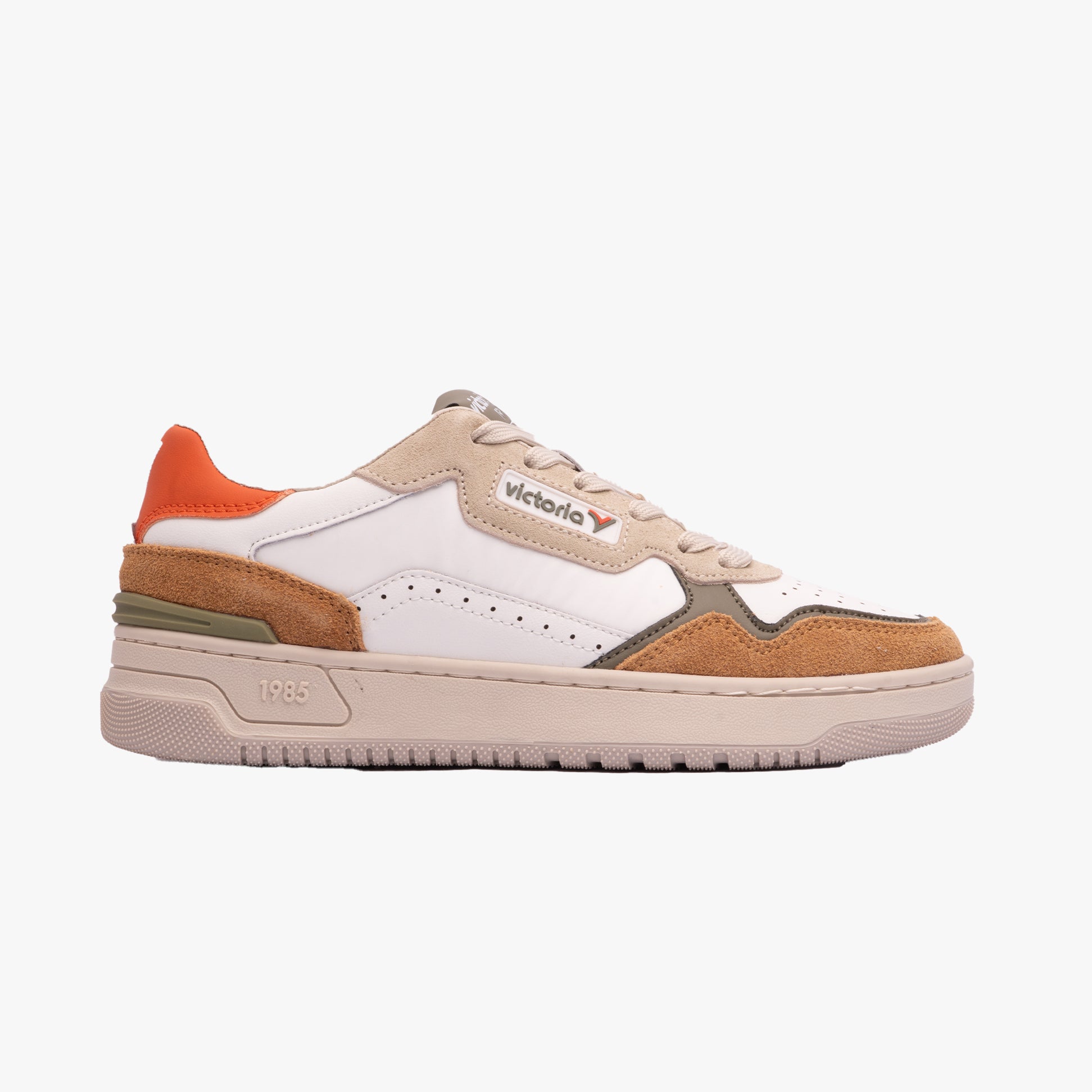 Victoria C80 - CASUAL PATCH COLORS Womens Trainers Taupe side view with leather and suede upper, lace-up closure.