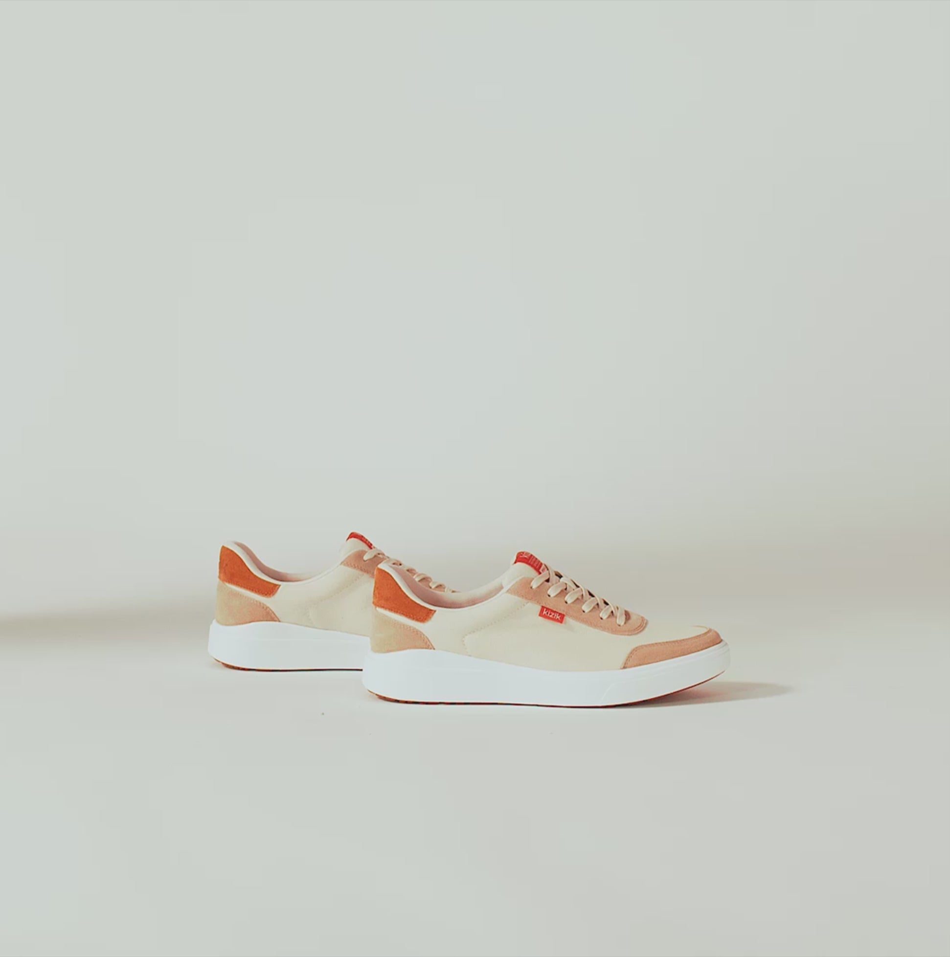 Kizik PRAGUE 2.0 Mens Trainers Whitecap Grey side view on a minimalistic background